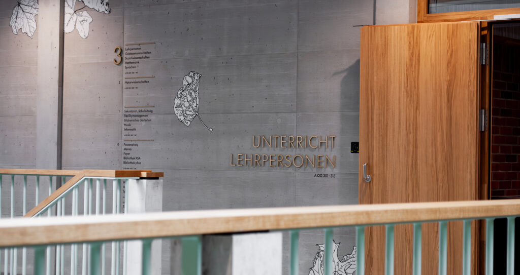 Otth AG - Beschriftungen an der Kantonsschule Ausserschwyz