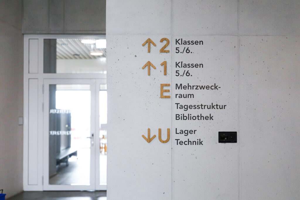 Otth AG - Signaletik Schulhaus Schenkon